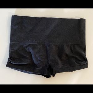 Lululemon hot yoga shorts